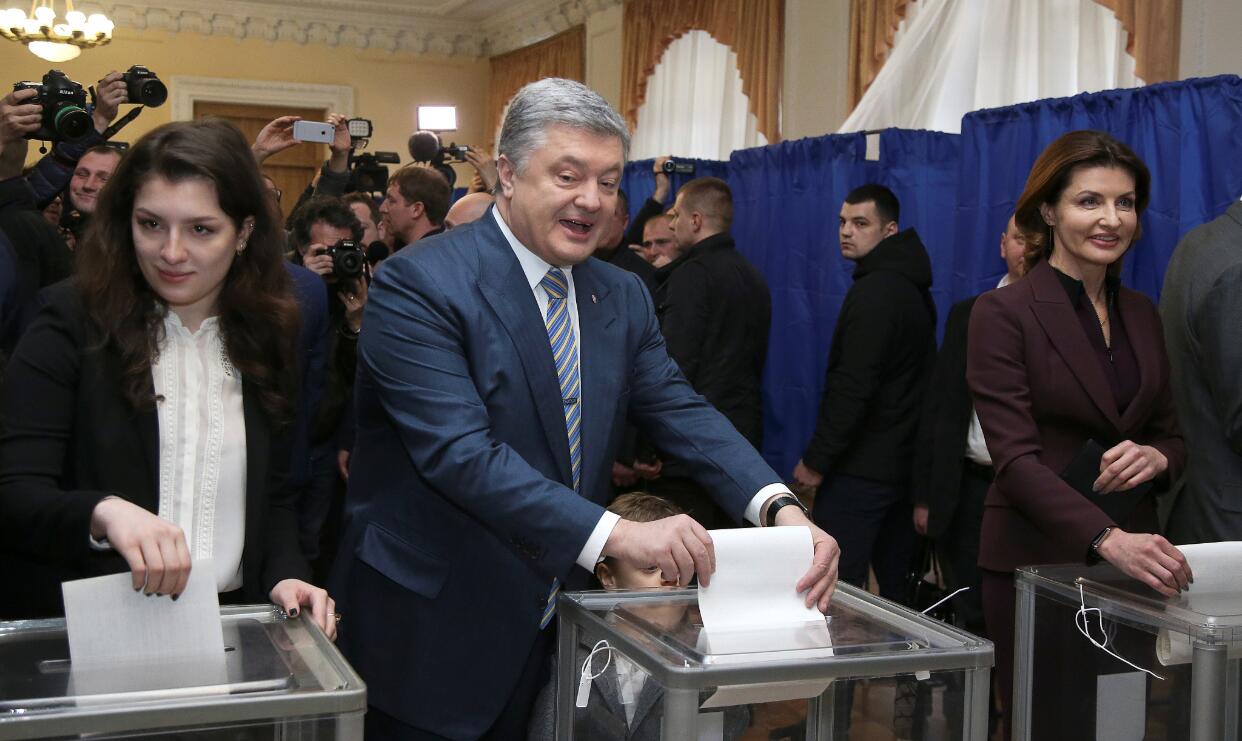 乌克兰大选:总统波罗申科现身 喜剧演员