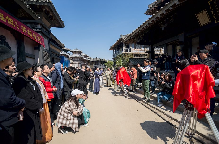 电影《长安秘闻》在象山影视城开机_冷鑫瑶