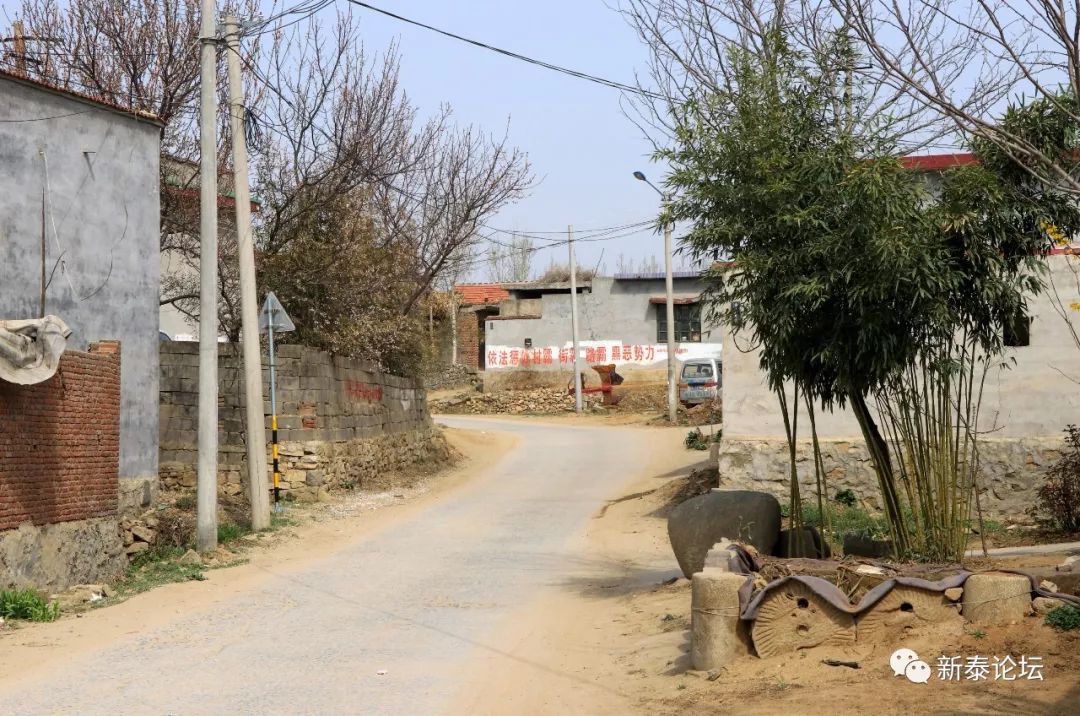 新泰宫里石泉村多少人口_临沂石泉村风景区