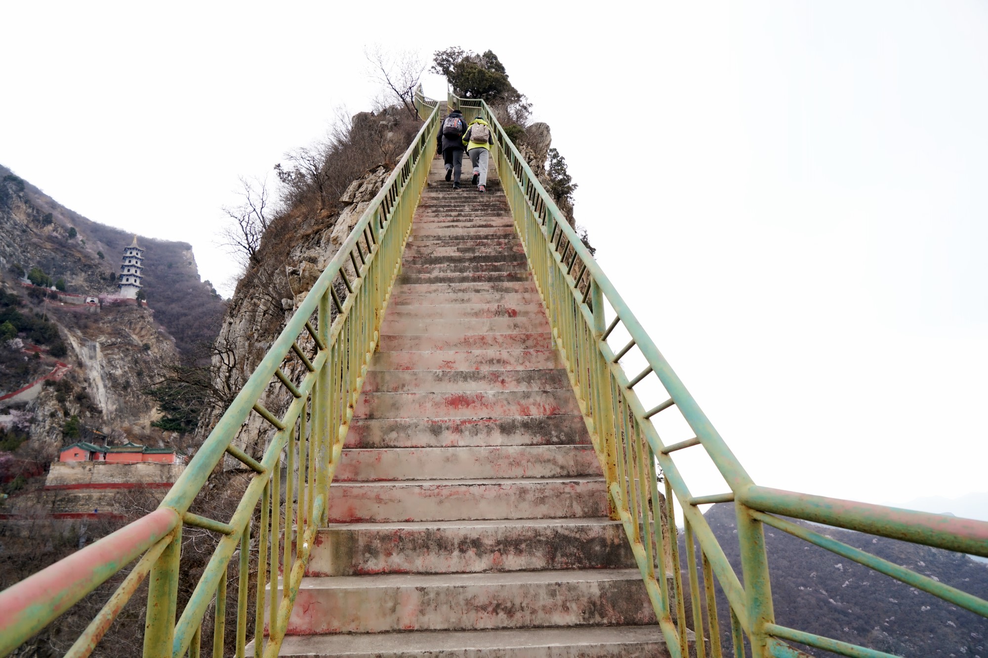 “京都第一奇山”圣莲山，赏花踏青这里人少景美