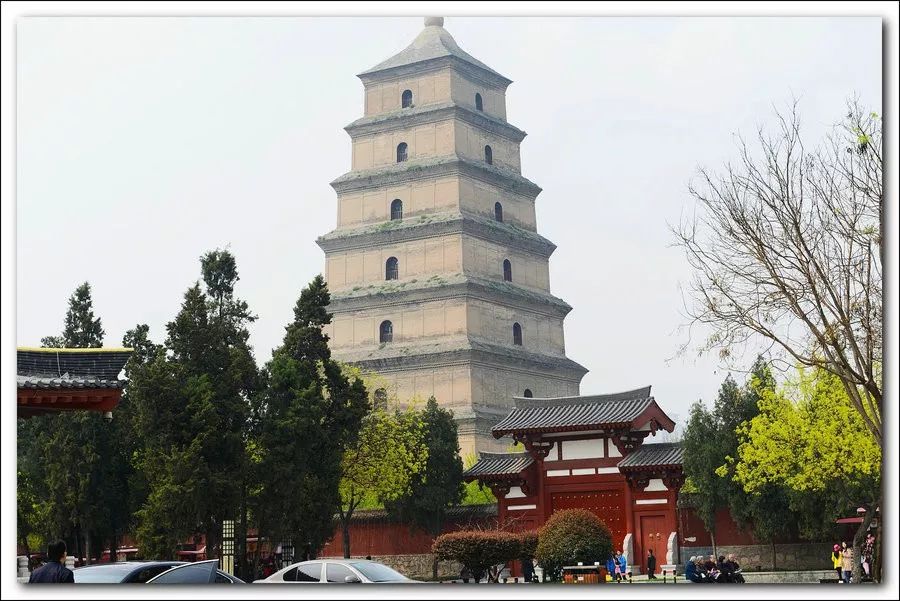 西安大雁塔04嵩嶽寺塔是我国现存最古老的一座佛塔,始建于北魏孝明帝