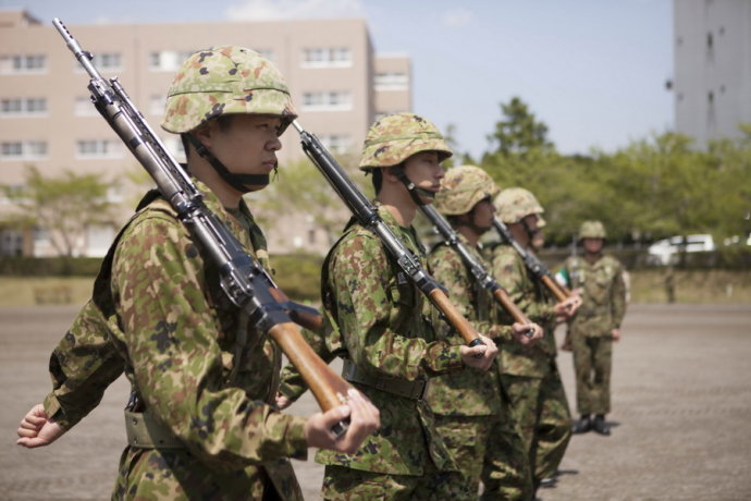 秦皇岛gdp当兵八一补贴_秦皇岛 应征入伍青年感受部队火热生活