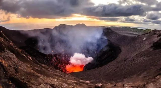 斐济旁边这个被称为梦中天堂的地方,景美人少还免签!_火山