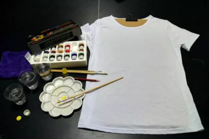 【招募】手绘T恤DIY-画出双赢彩票纯真的童年(图1)