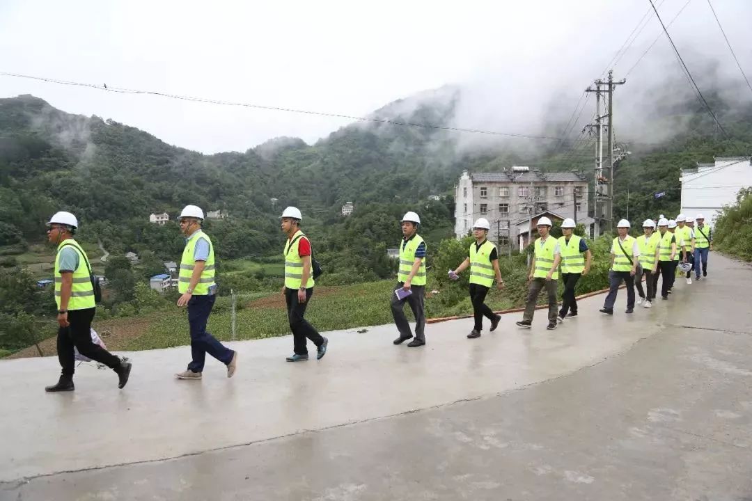 竹山县城人口_竹山县城全景(2)