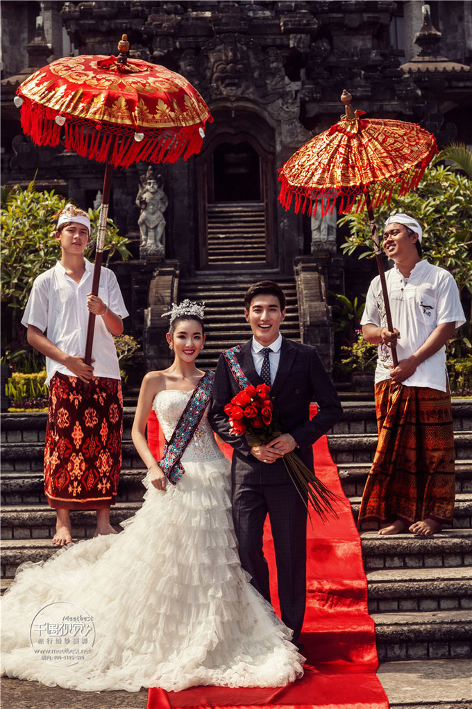 泰国拍婚纱的地方_泰国传统婚纱服饰图片