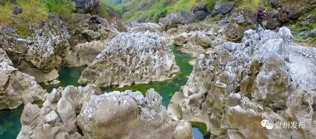 盘州发布格所河的水上石林奇景