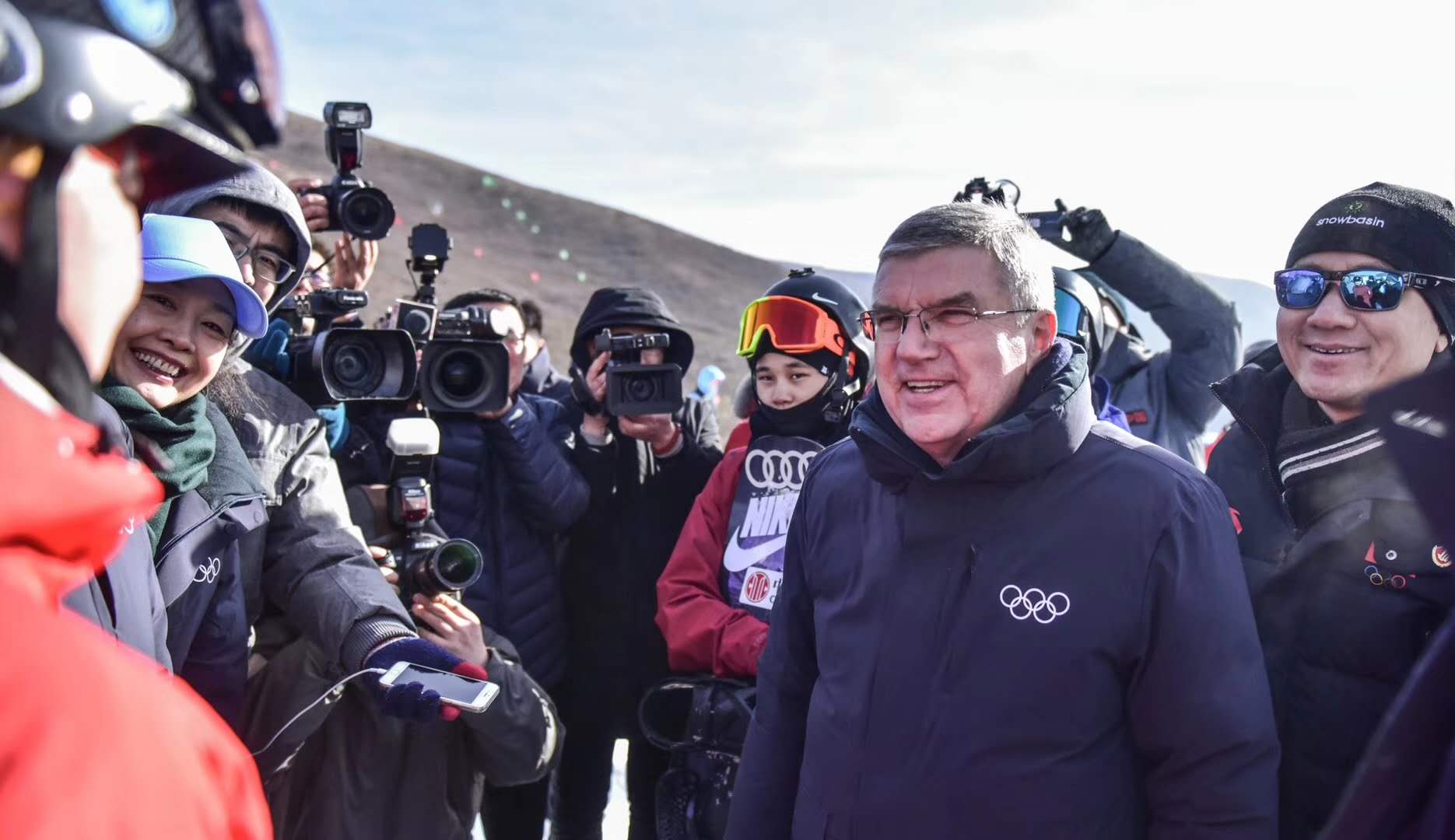 国际奥委会主席巴赫接受媒体采访时说,他为中国效率点赞,对筹备情况打