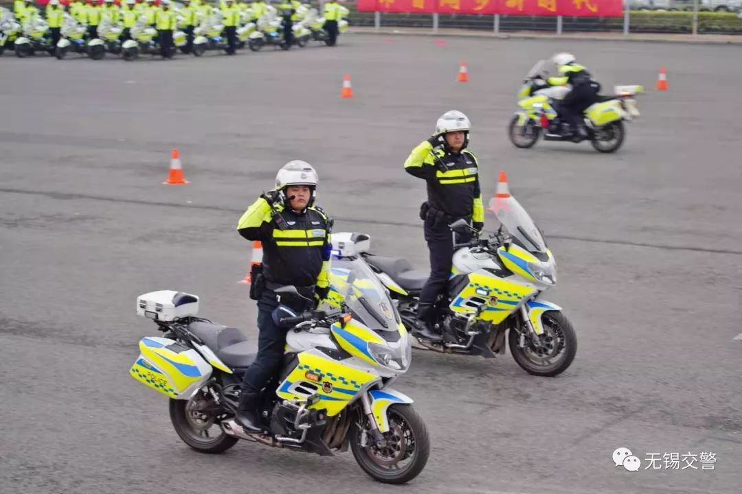 无锡交警百名铁骑,路上见!