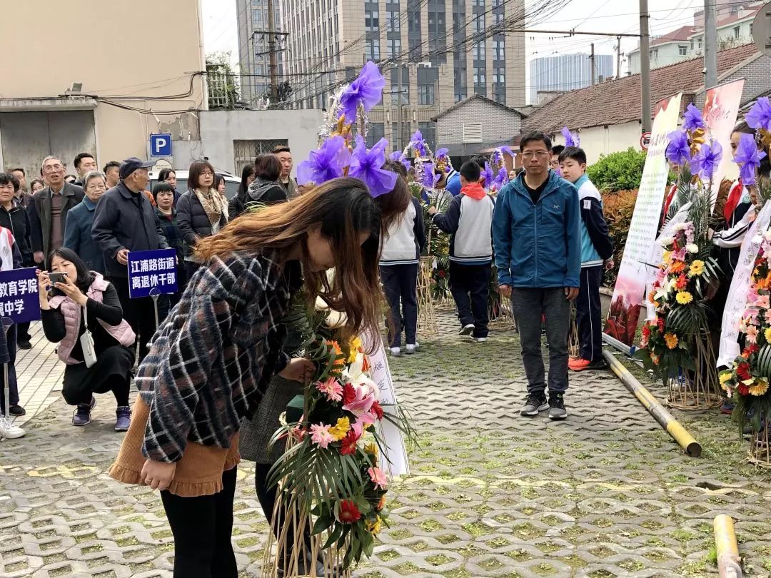 街道未保办陆老师介绍了王根英烈士的生平