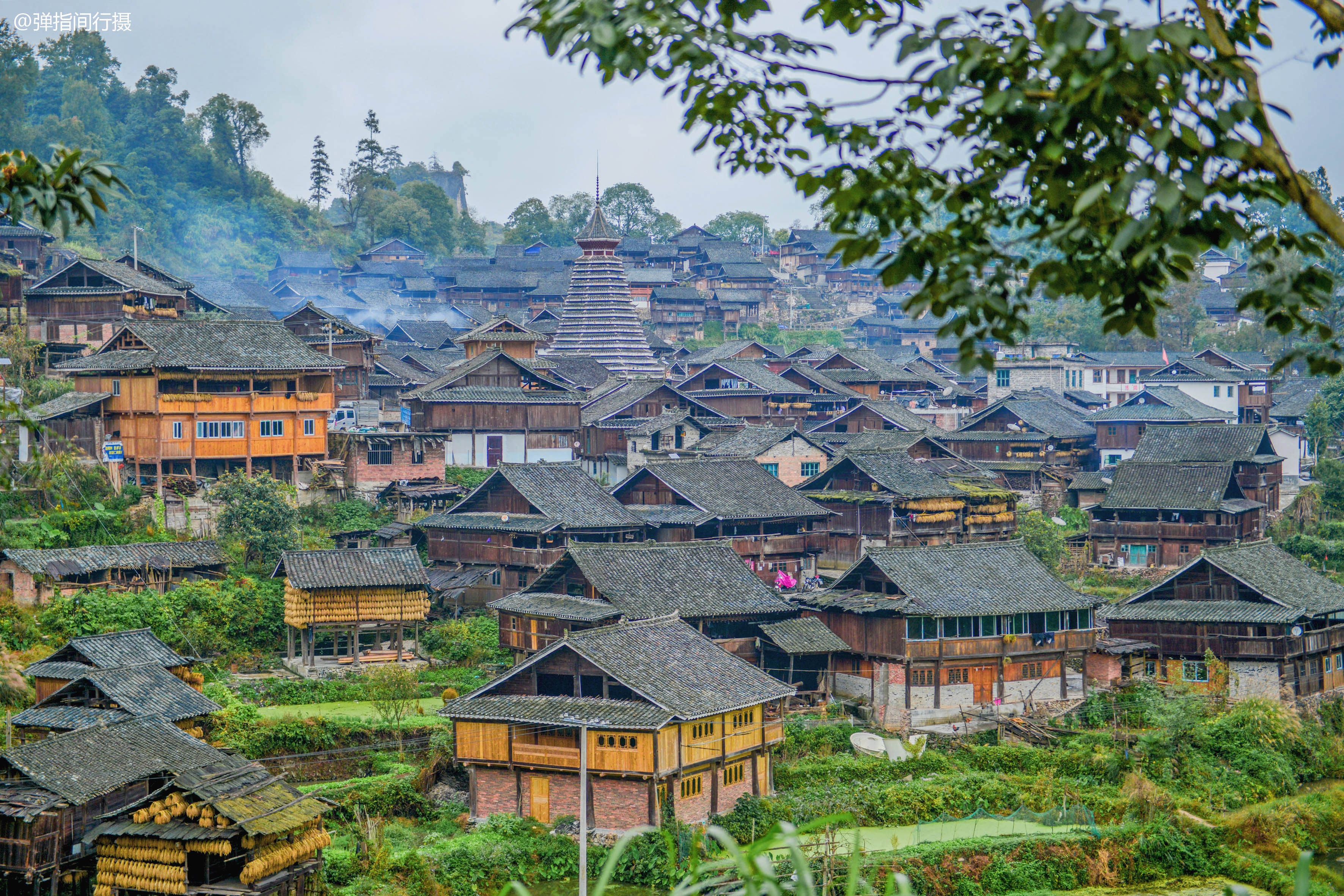 贵州省东南部的肇兴侗寨是全世界最大且最古老的侗寨