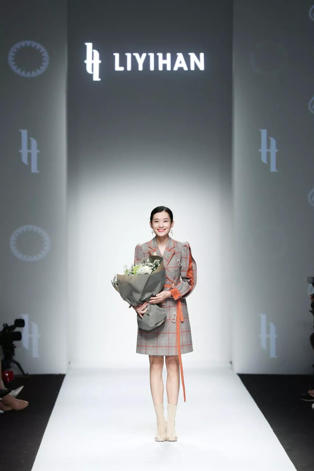 上海时装周 liyihan 2019aw 多面女性_李亦寒