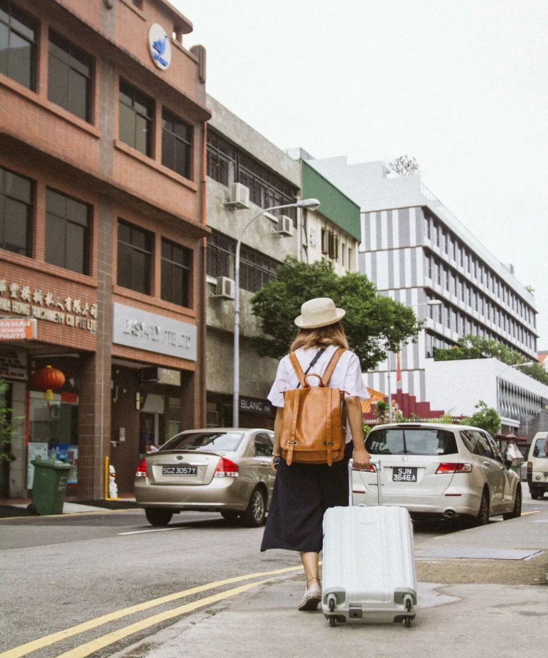 出国旅行要拍照比美拉行李箱我都要赢