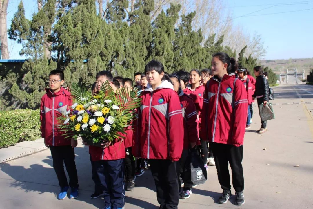 周村一中组织开展"我们的节日·清明节"爱国主义教育活动