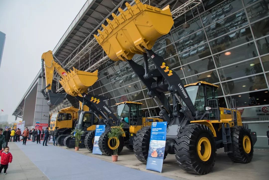 大器风范 | 徐工大吨位装载机亮相中国国际水泥展
