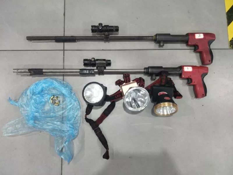 福安警方抓获三名涉嫌非法携带使用改装射钉枪打猎嫌疑人