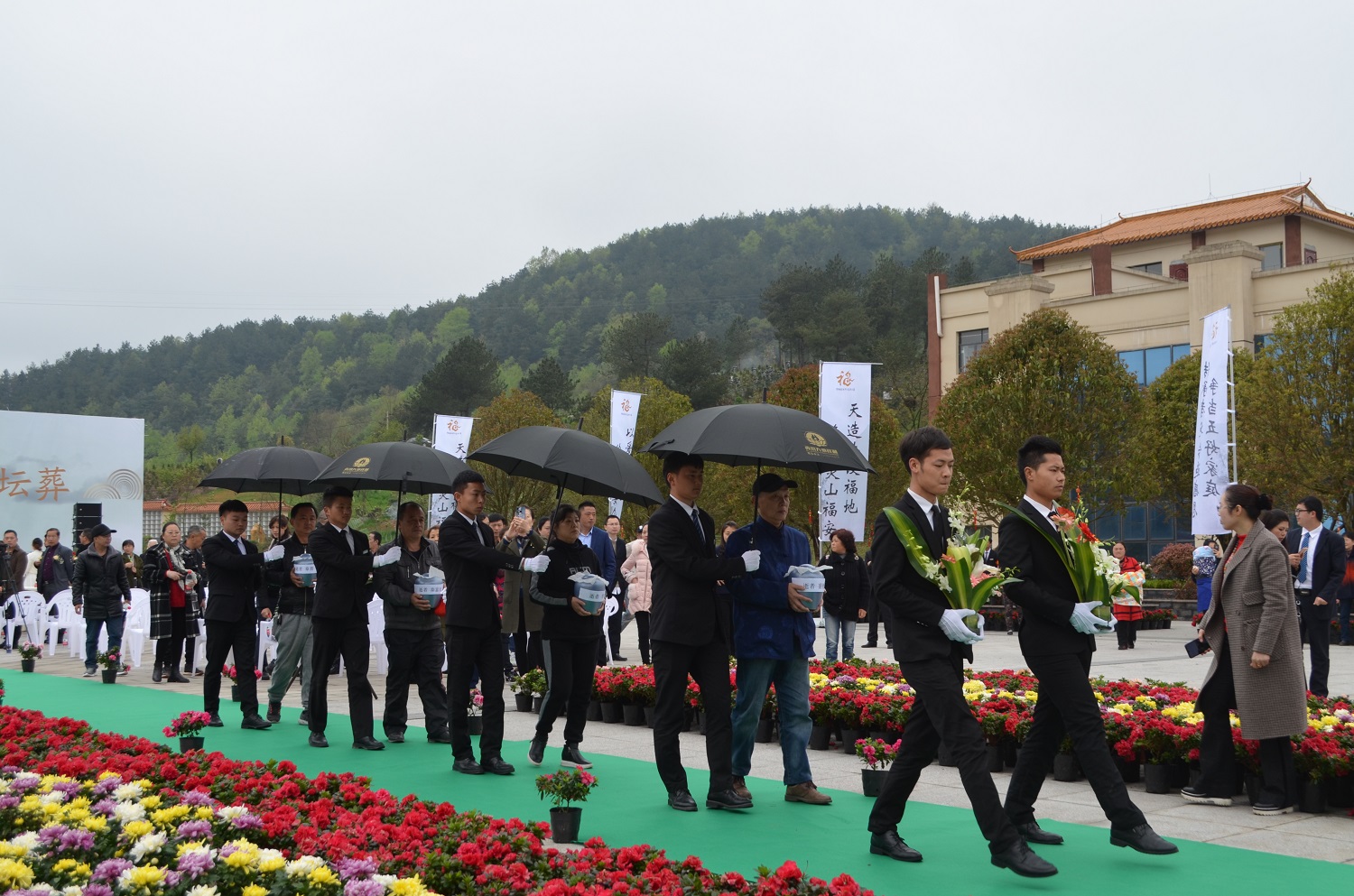 2019福安城市公益性公墓首届节地公益花坛葬集体