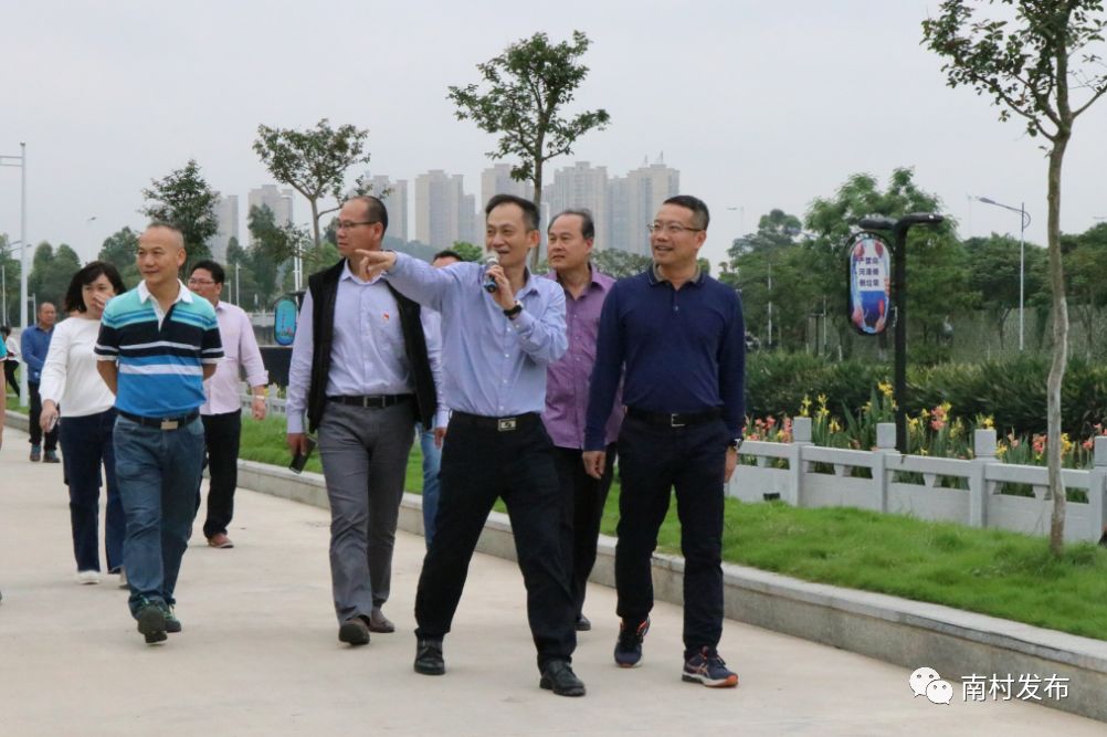 镇党委书记邓展鹏带队到钟村街学习治水经验