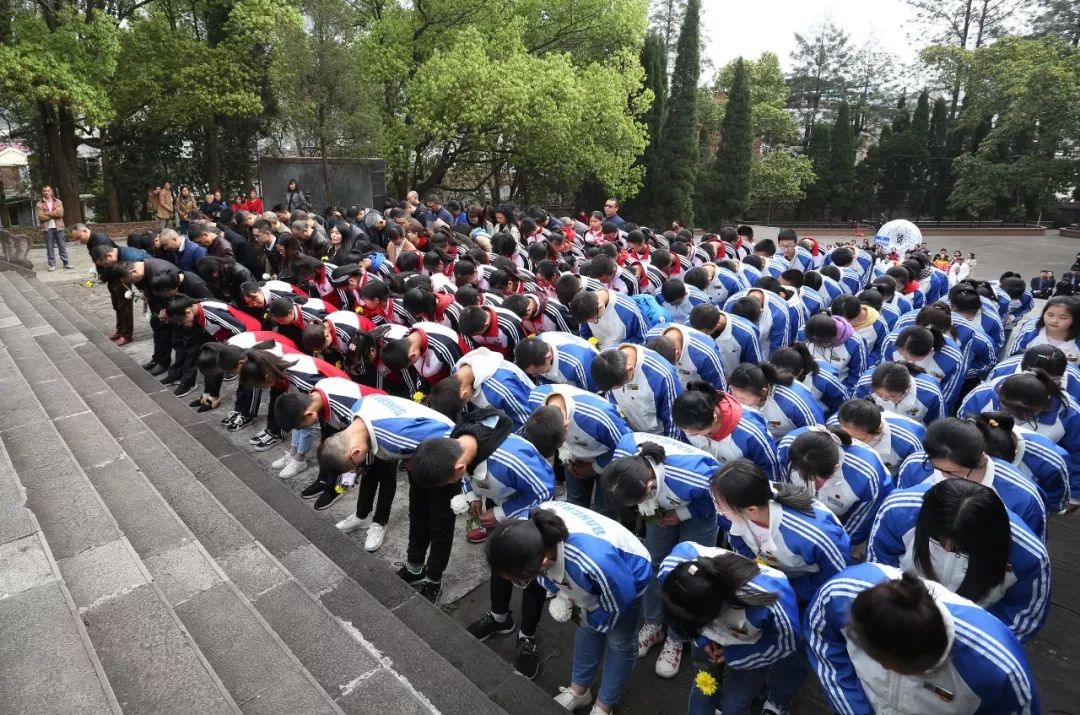 网络中国节清明节蔺阳中学举行清明祭奠英烈活动