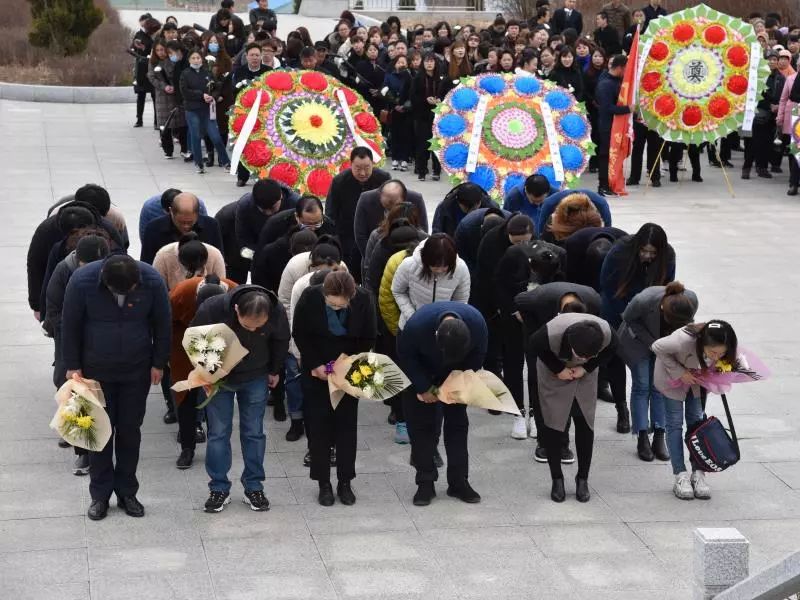 珲春市总工会开展清明祭祀英烈活动