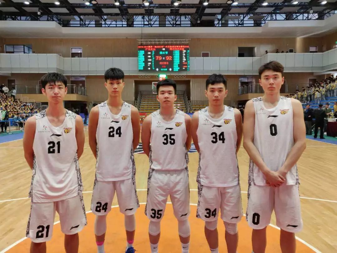 近日,由中国体彩鼎力支持的广东宏远青年队结束了中国篮球发展联赛