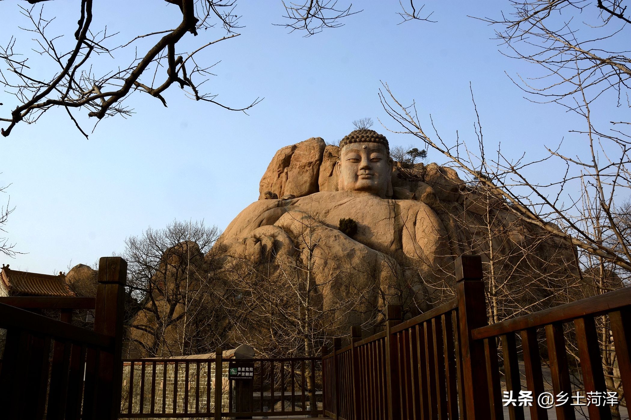 山东一座建于唐朝的寺院,19年前因一座石佛而闻名中外