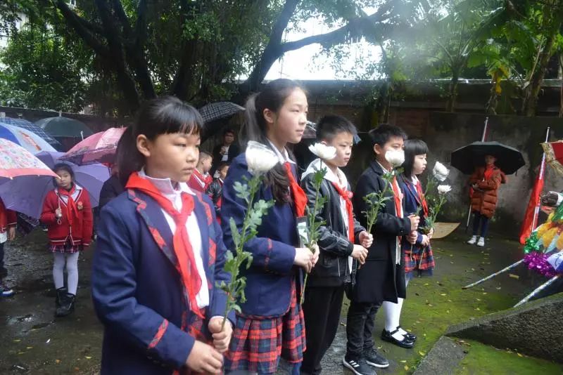 传承612019清明祭英烈丨福州师生祭英烈续写绵绵不绝追思