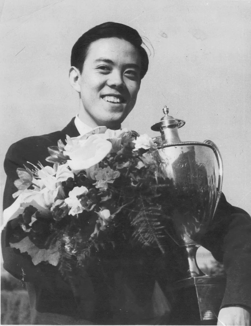 首冠60周年从容国团开始的中国故事