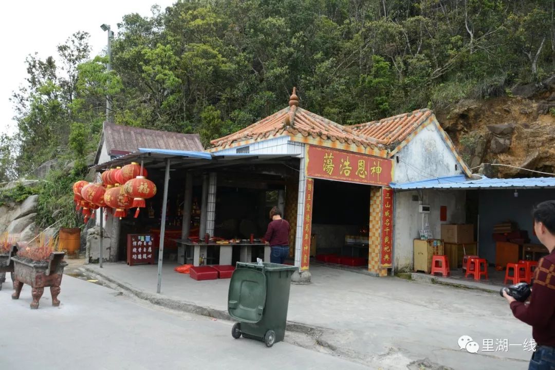 三山祖庙,又名"三山国王庙"明贶庙"霖田祖庙,俗称"大庙,位于