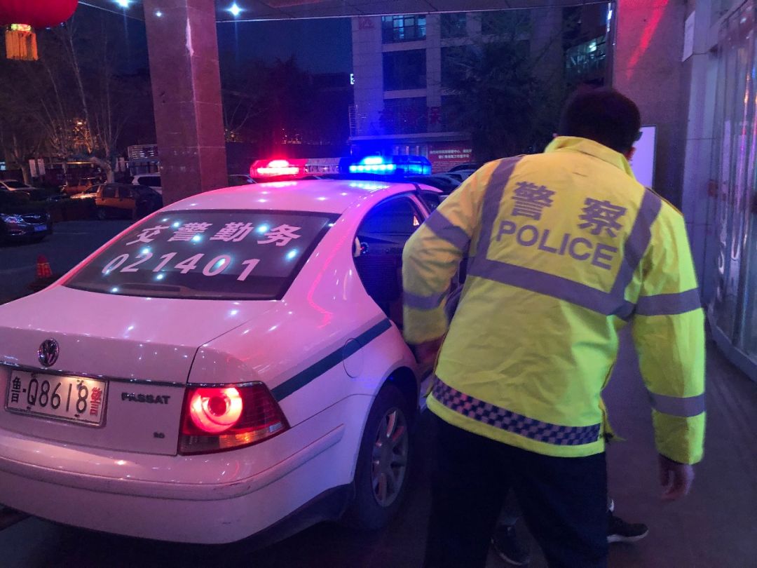 警笛声声,临沂执勤交警为何两次紧急出动警车?