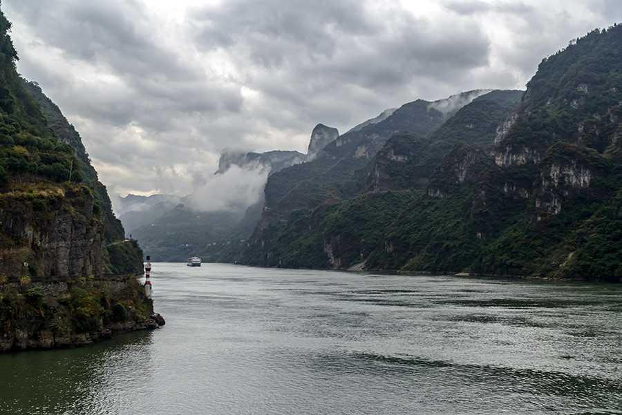 乘船游三峡二西陵峡