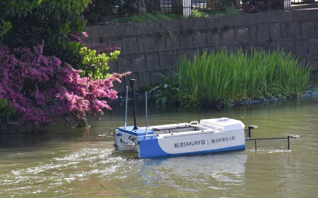 会吃垃圾的船你见过吗江北惊现河道清理神器