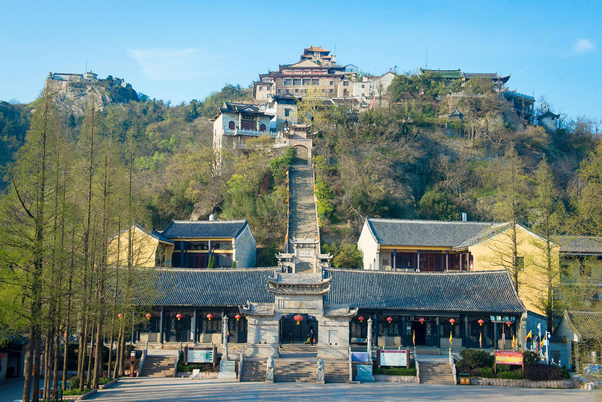 神奇黄陂木兰山传说花木兰在此习武数载留下很多故事如今是赏花踏青