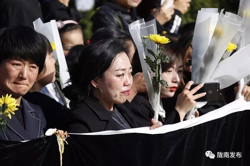 今天迎接烈士郭启王佛军回家