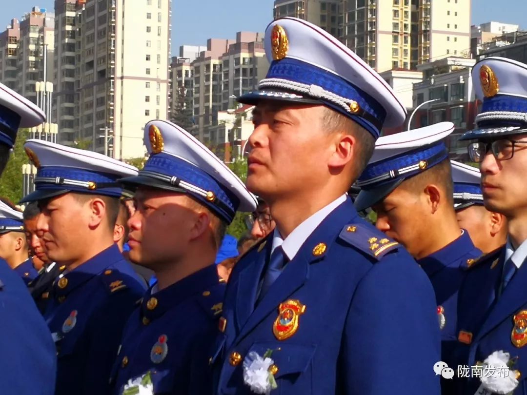 全城痛悼!今天,迎接烈士郭启,王佛军回家