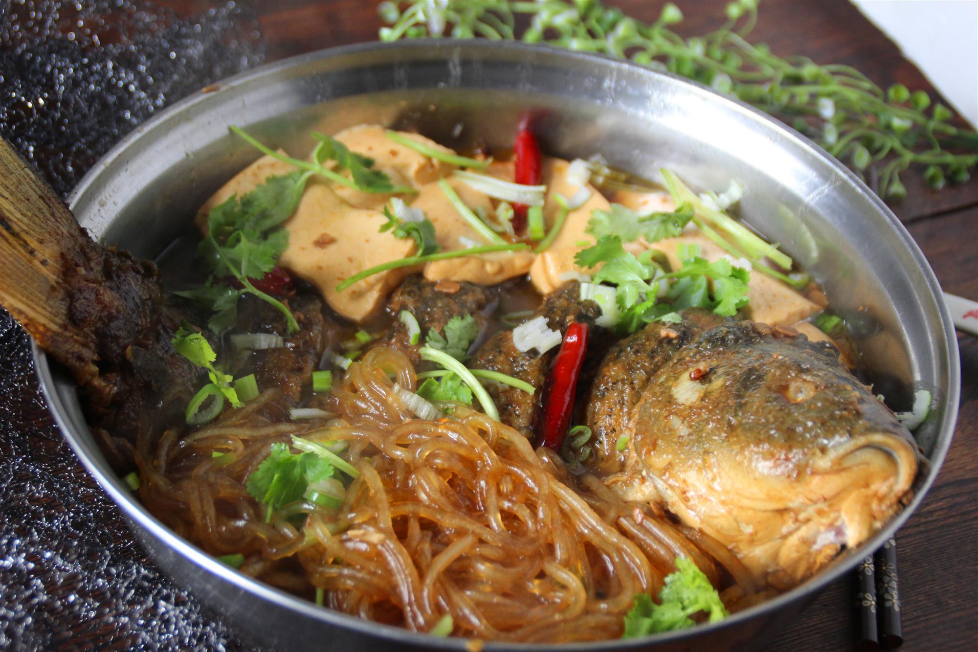 豆腐焖鲤鱼的做法，不加一滴水，出锅软嫩入味，做法简单又好吃 - 哔哩哔哩