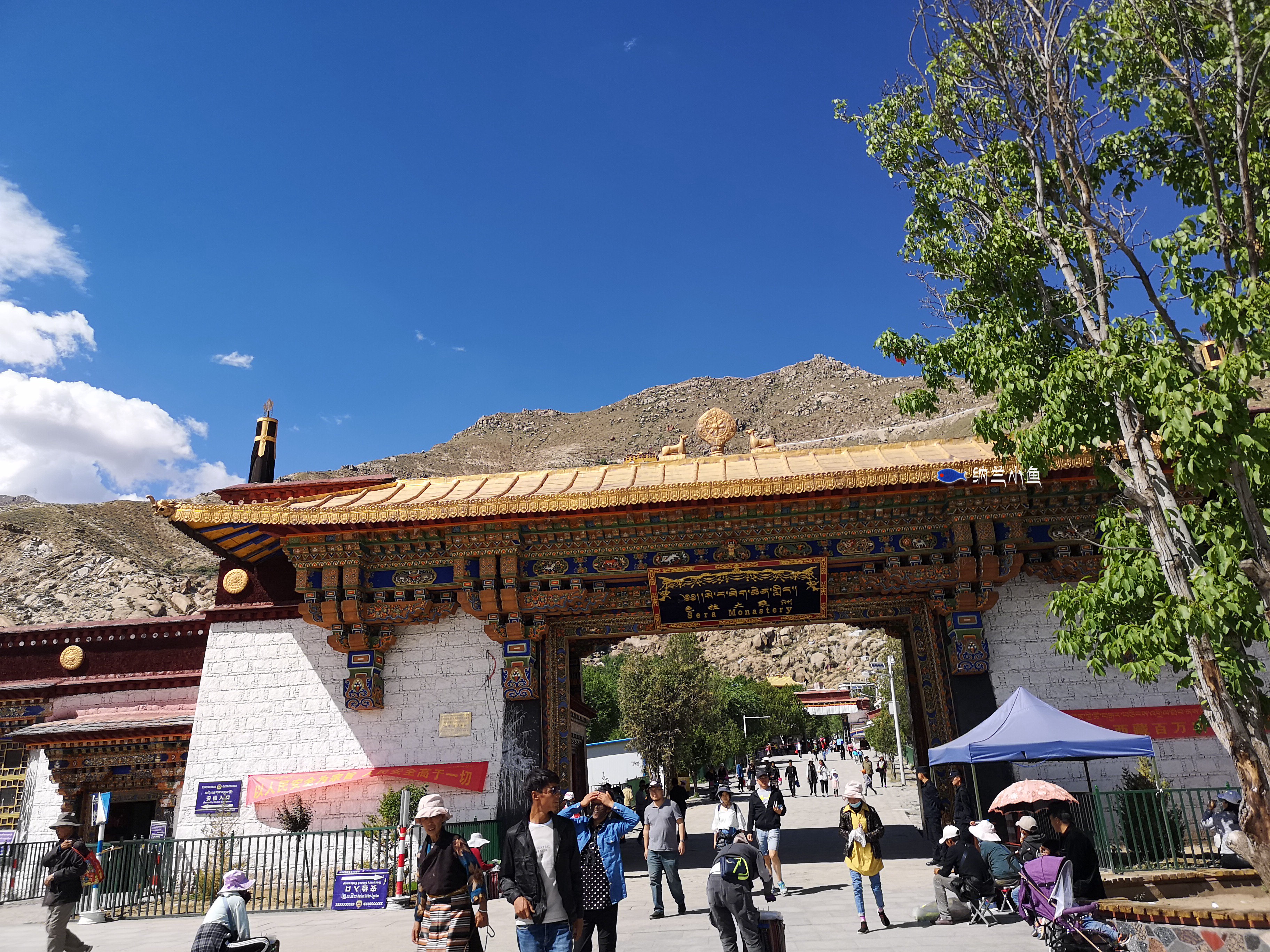 西藏丨拉萨城里的财神庙 大隐隐于市的扎基寺