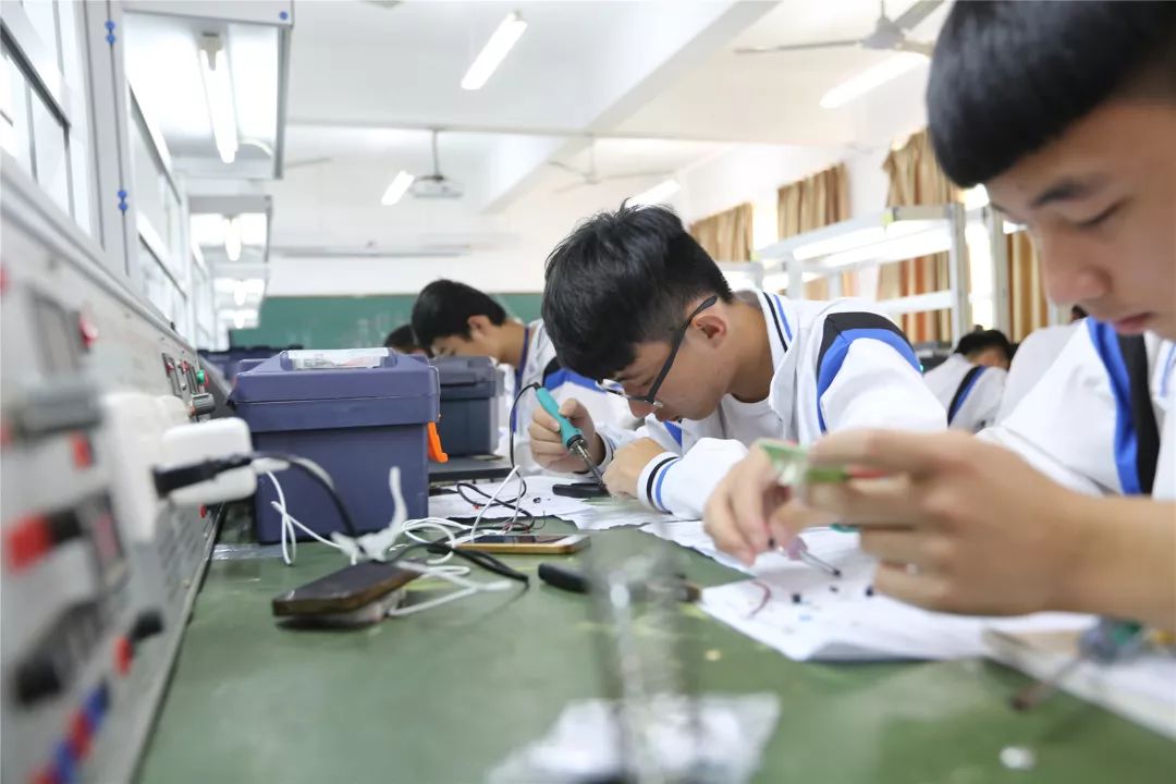 透视丽水市职业高级中学名校特色文化建设