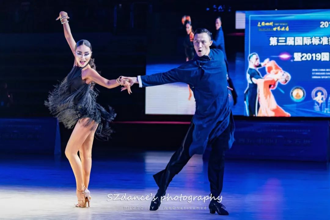 2019年中国天下名山第三届国际标准舞体育舞蹈全国公开赛隆重举行