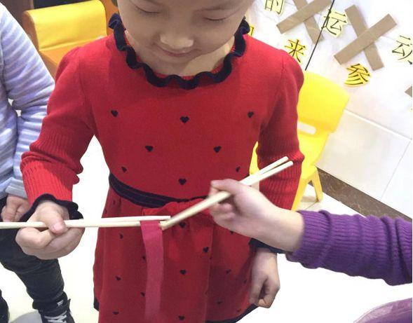 井陉矿区区直幼儿园——筷子夹绳