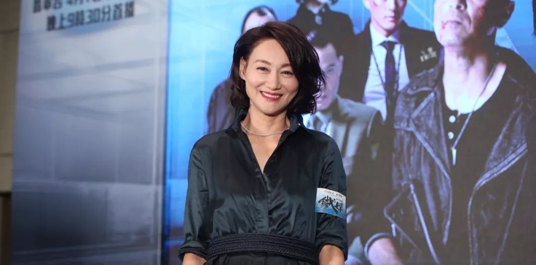 香港三届影后,时隔10年重返tvb!如今59岁高龄晒出泳装照!_惠英红