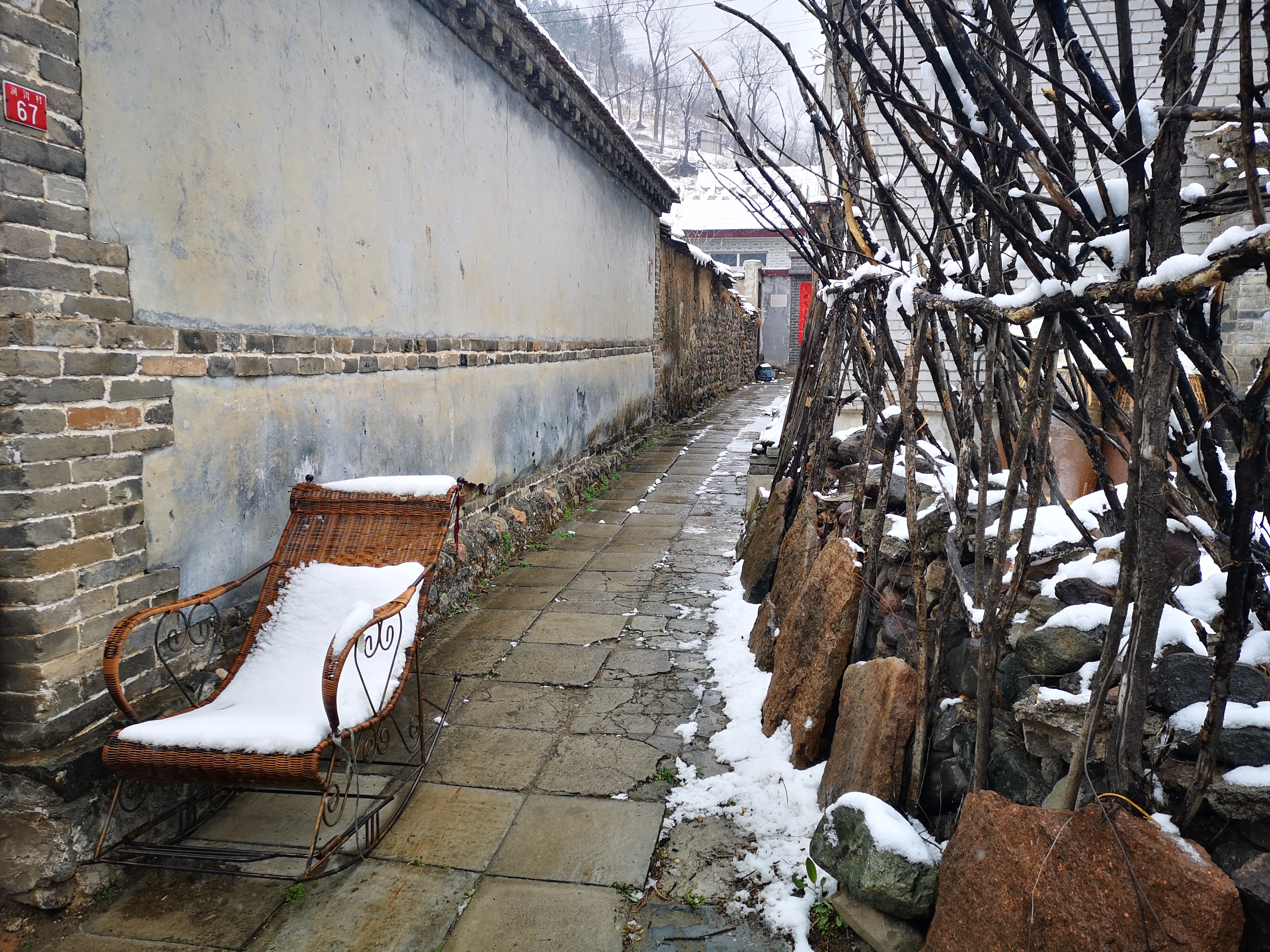 京西妙峰山四月飛雪，遊客像在畫中遊 旅遊 第7張