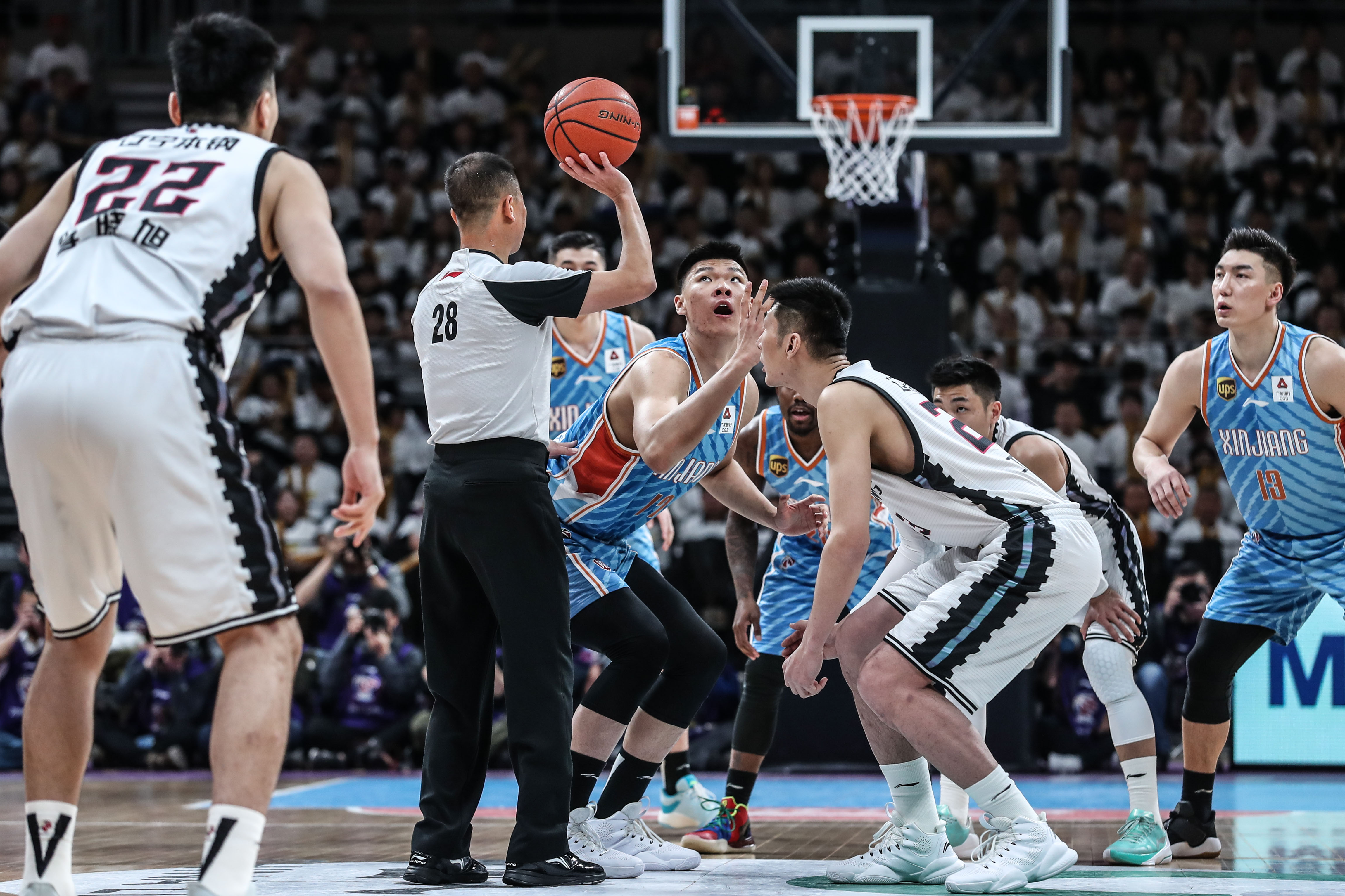 CBA半决赛：浙江1-2深圳，常规赛第一命悬一线_比赛_助攻_篮板