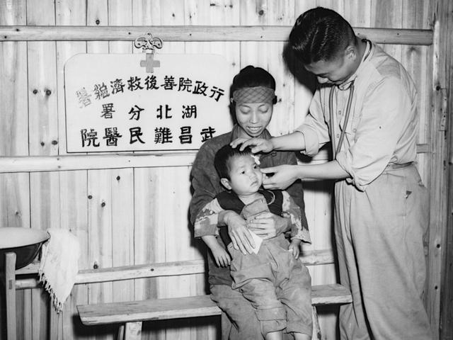 抗战胜利后，西方记者拍摄的中国难民