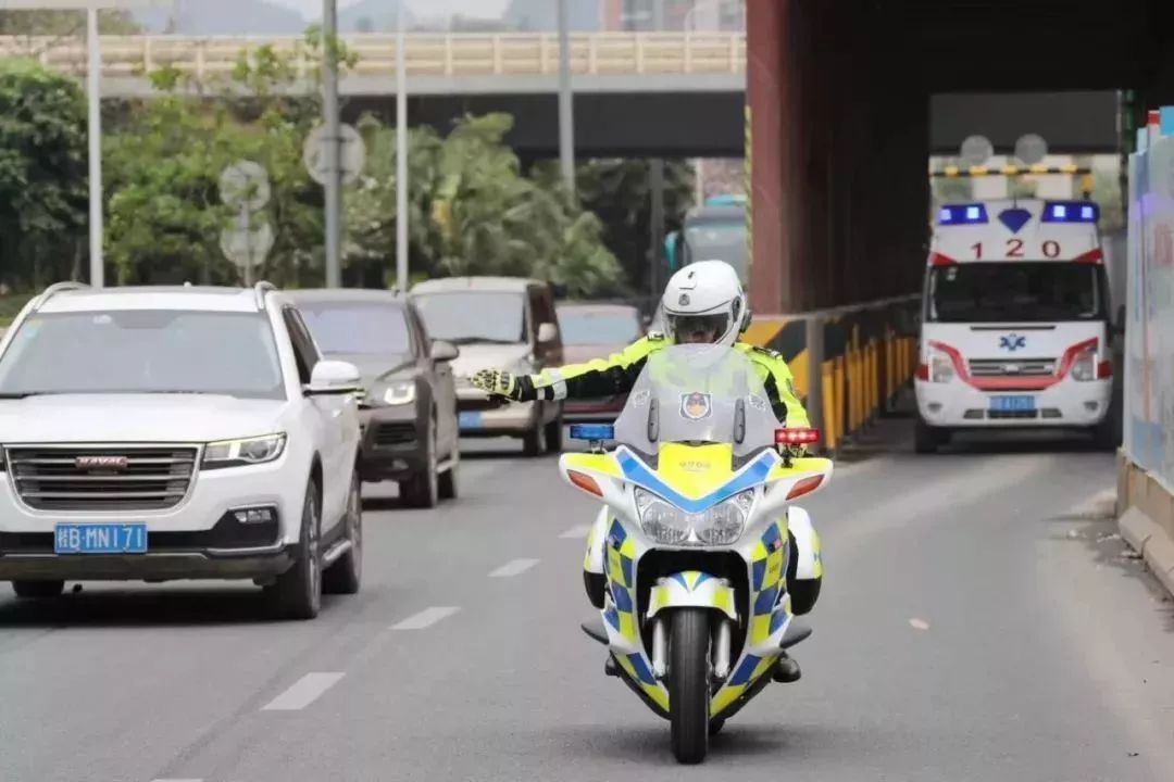 小伙脑死亡后捐献器官,柳州交警十四分钟
