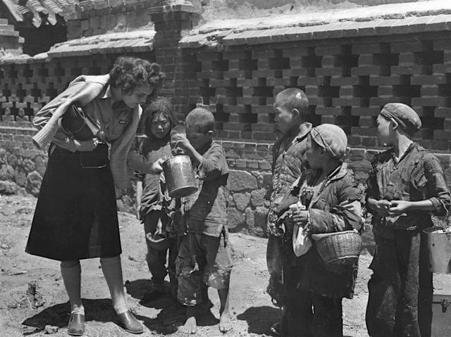 抗战胜利后，西方记者拍摄的中国难民