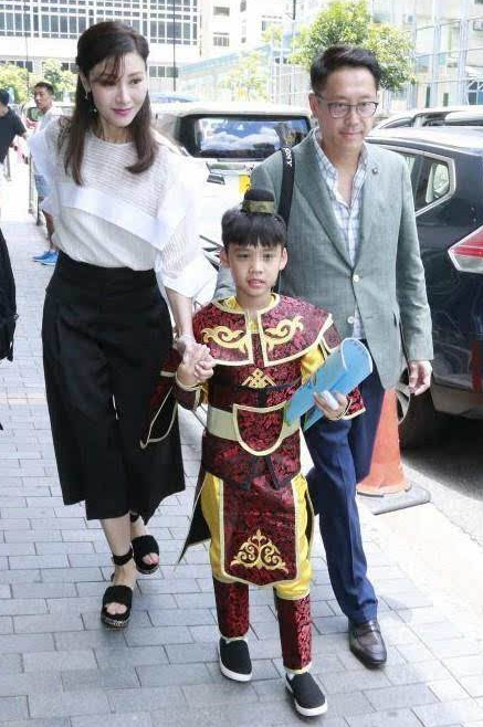 洪欣婚姻遇危机,扒扒跟她同期成名的香港女神