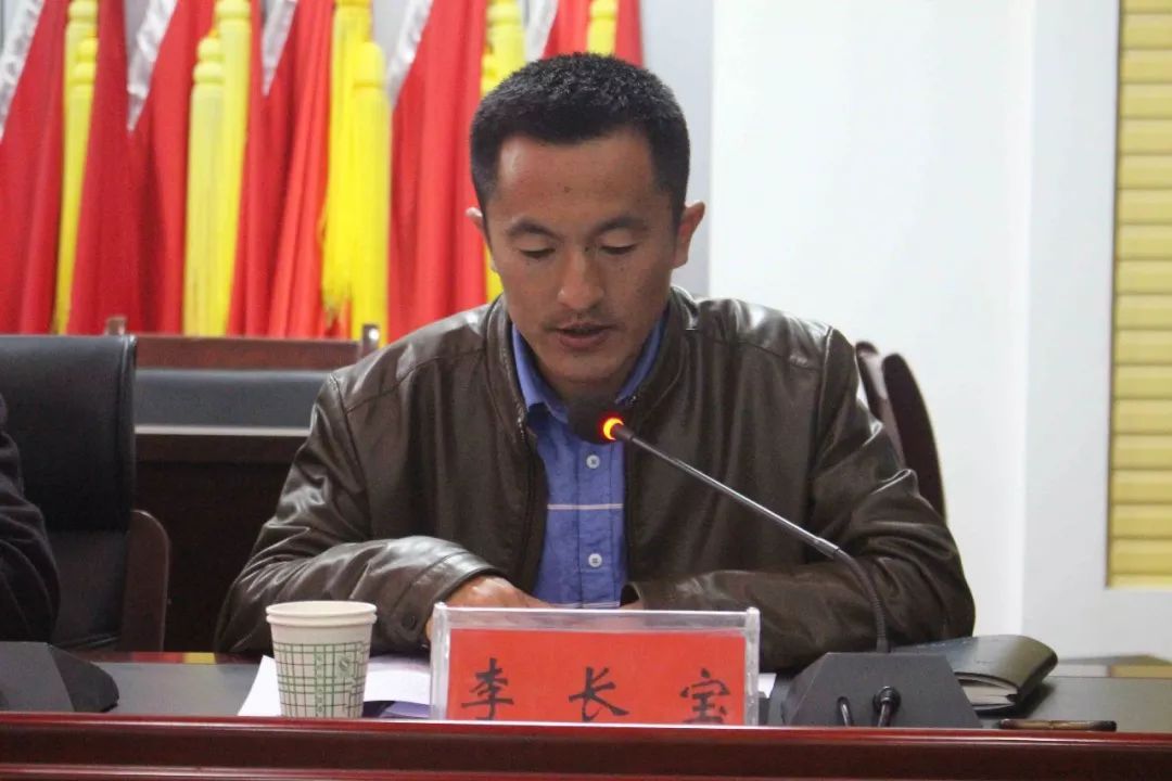 罗山川乡党委副书记李长宝