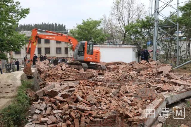 陆良拆除两处侵占集体土地违建