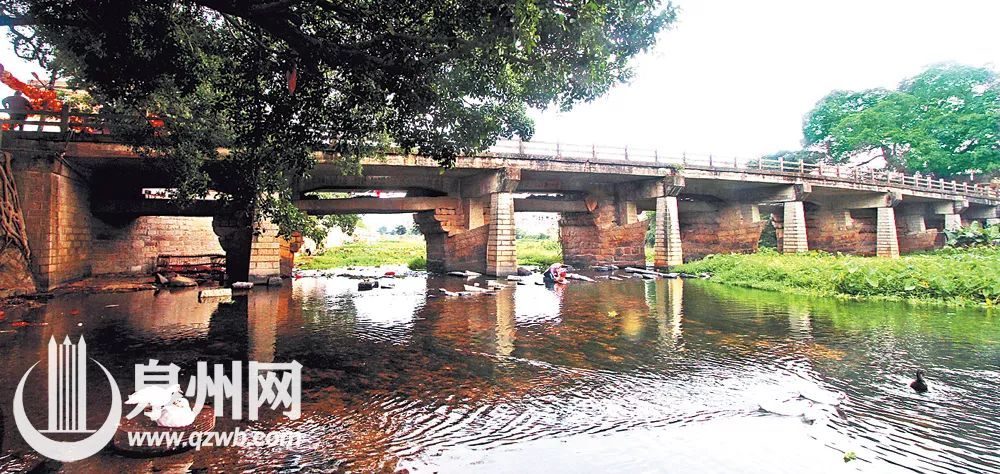 濠溪桥位于洛江区河市镇濠溪桥的都督桑梓情濠溪桥,位于洛江区河市镇